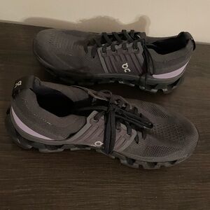 On Running Cloudswift 3-Women's Gray and Purple Athletic Shoes